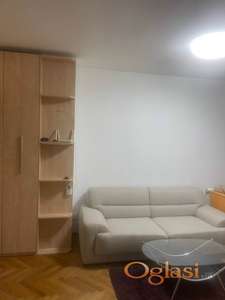 Odlican stan na Limanu 1