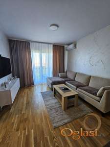 <p>TROSOBAN LUX KOMPLETNO NAMEŠTEN STAN, KOMPLEKS PARK NOVI, NOVO NASELJE