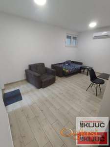 Jednosoban stan u centru Novog Sada, 32 m²