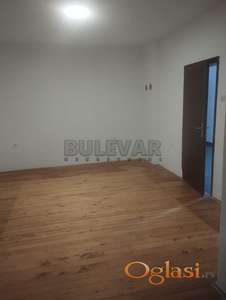Izdaje se nenamešten stan u prizemlju kuće, 50m2