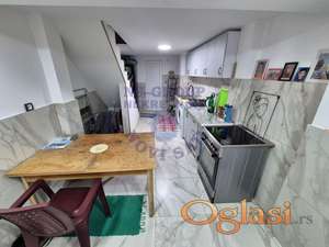 Na prodaju vikendica na najboljem mestu na Ribarskom ostrvu!