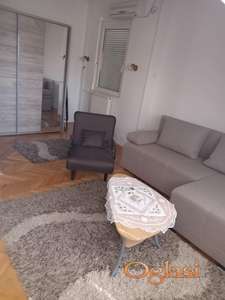 IZDAJEM GARSONJERU U CENTRU NOVOG SADA ROTKVARIJA KOD SUPA