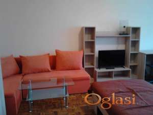 SAJAM IZDAJE SE JEDNOSOBAN NAMEŠTEN STAN