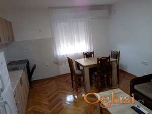 Izdajem namešten stan preko puta BIG-a