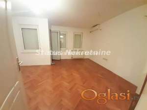 Jednosoban stan, 33 m², Bulevar Oslobođenja, Novi Sad
