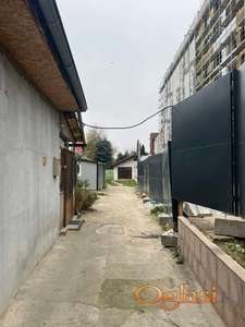 Garaza u ulici Papa Pavla