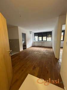 Izdajem dvoiposoban stan u Zrenjaninu