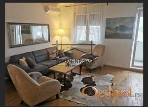 Prodaje se četvorosoban stan sa podrumom i parking mestom ID#7192