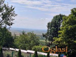 Plac u mirnom delu Fruske Gore