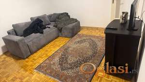 Renoviran namesten dvosoban stan, Slobodan parking