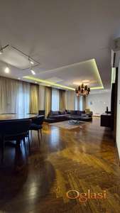 Izdavanje-Lux trosoban stan sa garažom