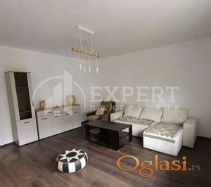 Izdaje se odličan stan na Panteleju, 90m2
