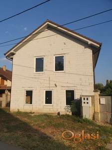 Prodaja kuće u sivoj fazi – centar Bačkog Petrovca