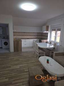 Izdajem namešten jednoiposoban stan Klisa