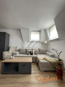 Izdaje se fenomenalan komforan dvosoban stan na Sajmu !! ID#6393