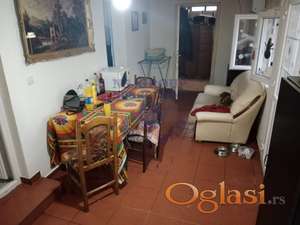 Trosoban stan na traženoj lokaciji!