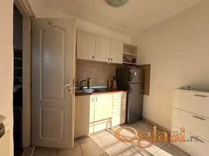 Jednoiposoban stan u salonskoj zgradi u Višegradskoj, 30m2