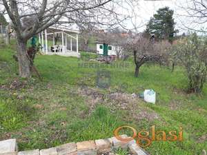 Plac na 7km do centra grada.