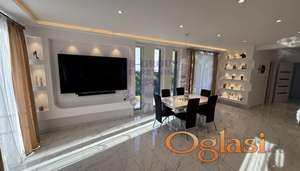 Retko u ponudi, luxuzna kuća na Adicama