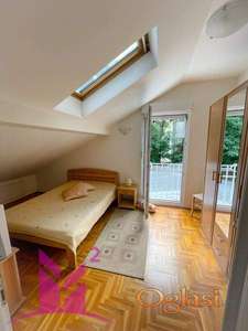 Centar-jednoiposoban