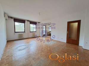 Trosoban stan na Novoj Detelinari