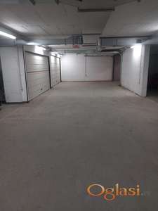 ODLIČNA PRILIKA-GARAŽNO MESTO PODBARA KOD KEJA