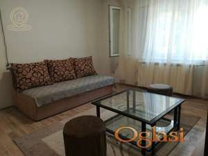 Prodaje se četvorosoban stan u centru grada