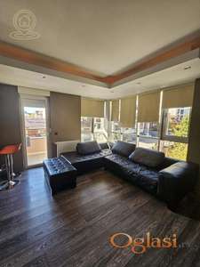 Prodaja dvoiposobnog stana u Kragujevcu – blizu Velikog parka i centra | Prostran, svetao stan sa garažom i dve terase