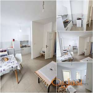 Prodaje se trosoban stan, Stari grad, Kotor