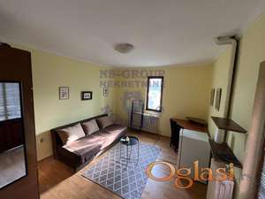 Kej-odlična garsonjera