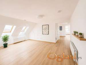 Izdaje se poslovni prostor, open space u centru grada, 96m2