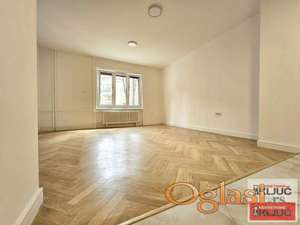 KOD IZVRŠNOG VEĆA, 112m2, Četvorosoban, Renoviran