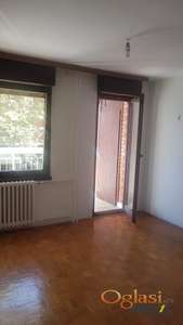 KOMFORAN POLUNAMEŠTEN DVOSOBAN STAN, NOVO NASELJE