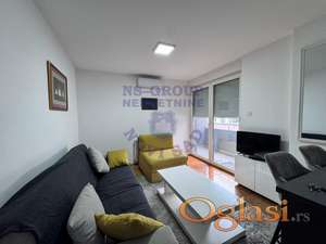 Fantastična garsonjera na Bulevaru! 26m