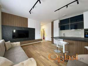 Nov, kompletno namešten stan - parking mesto u ceni