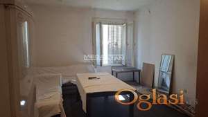 Blizu Pmf, odmah useljiv