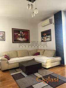 Izdaje se odličan stan u centru na Keju, 66m2