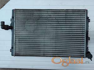 Pasat b7 hladnjak vode 2.0 TDI 140 KS