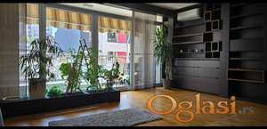 SPENS IZDAJE SE PETOSOBAN STAN ZA STANOVANJE ILI POSLOVNE DELATNOSTI