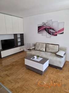 Izdaje se odličan stan na Bulevaru Nemanjića, 36m2