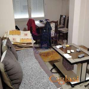 Izdaje se namešten dvoiposoban stan na Klisi