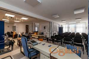 Poslovni prostor, Vožda Karađorđa, 232m2+133m2 podrum