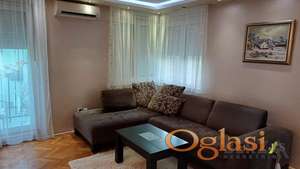  LEPO NAMEŠTEN DVOSOBAN STAN NA GRBAVICI