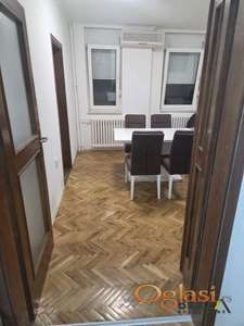 NAMEŠTEN JEDNOIPOSOBAN STAN NA LIMANU 4