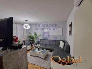 Dvoiposoban stan okružen zelenilom