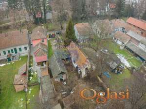 Kuca za kompletno ulaganje u centru Vrdnika