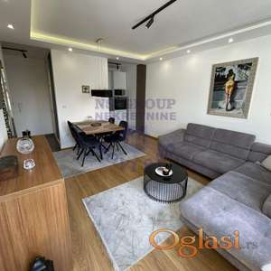 Jednoiposoban stan kod Socijalnog, 47m2. Garažno mesto je u ceni!