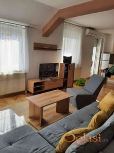 <p>TROSOBAN KOMFORAN STAN, BULEVAR OSLOBOĐENJA