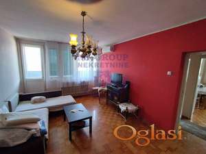 Odličan dvosoban stan u neposrednoj blizini Železničke stanice.