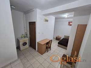 MANJA  GARSONJERA SA SVIM URACUNATIM  TTROSKOVUIMA 200 EURA